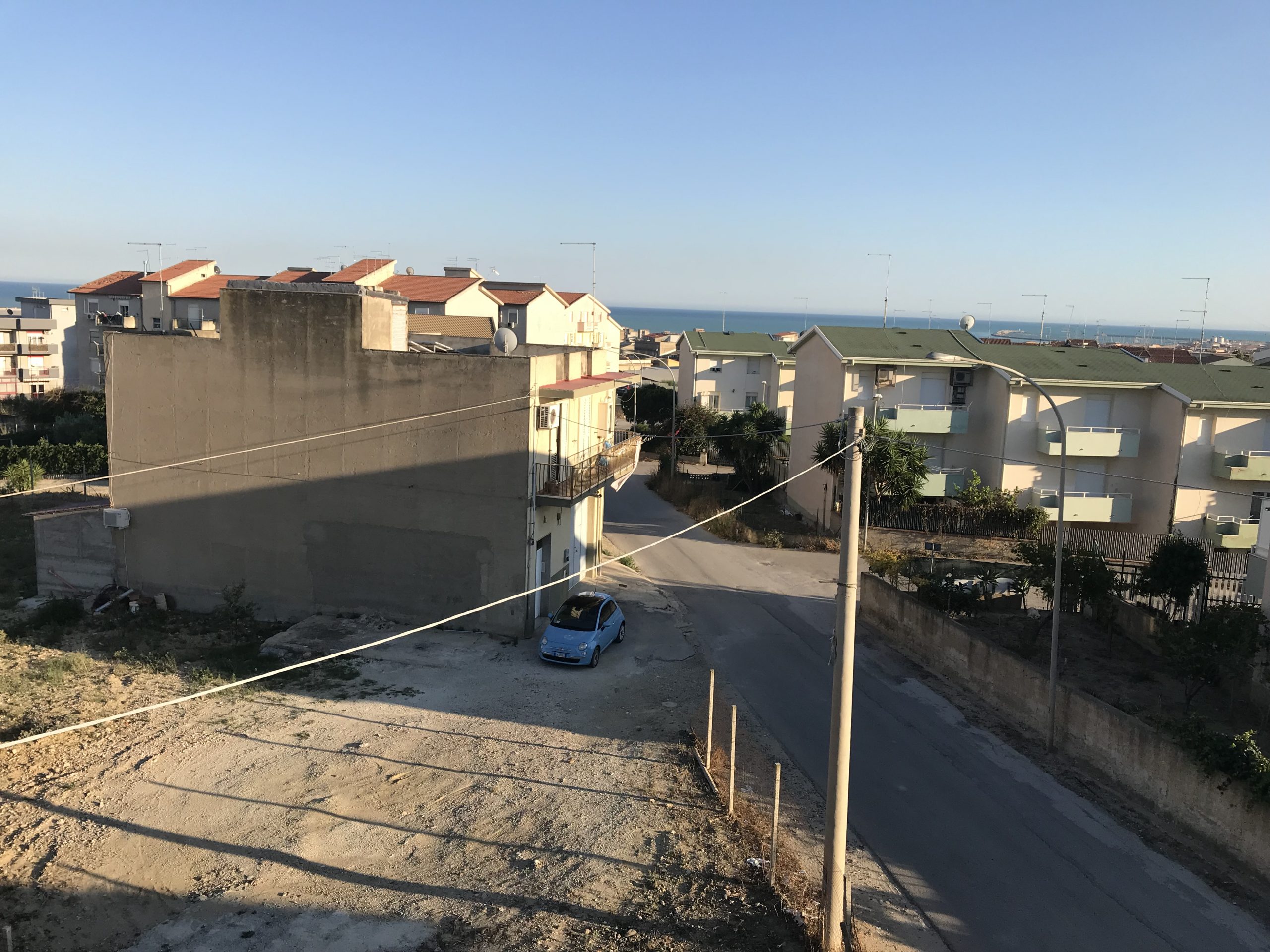Appartamento da rifinire con terrazzo soprastante – Panoramico