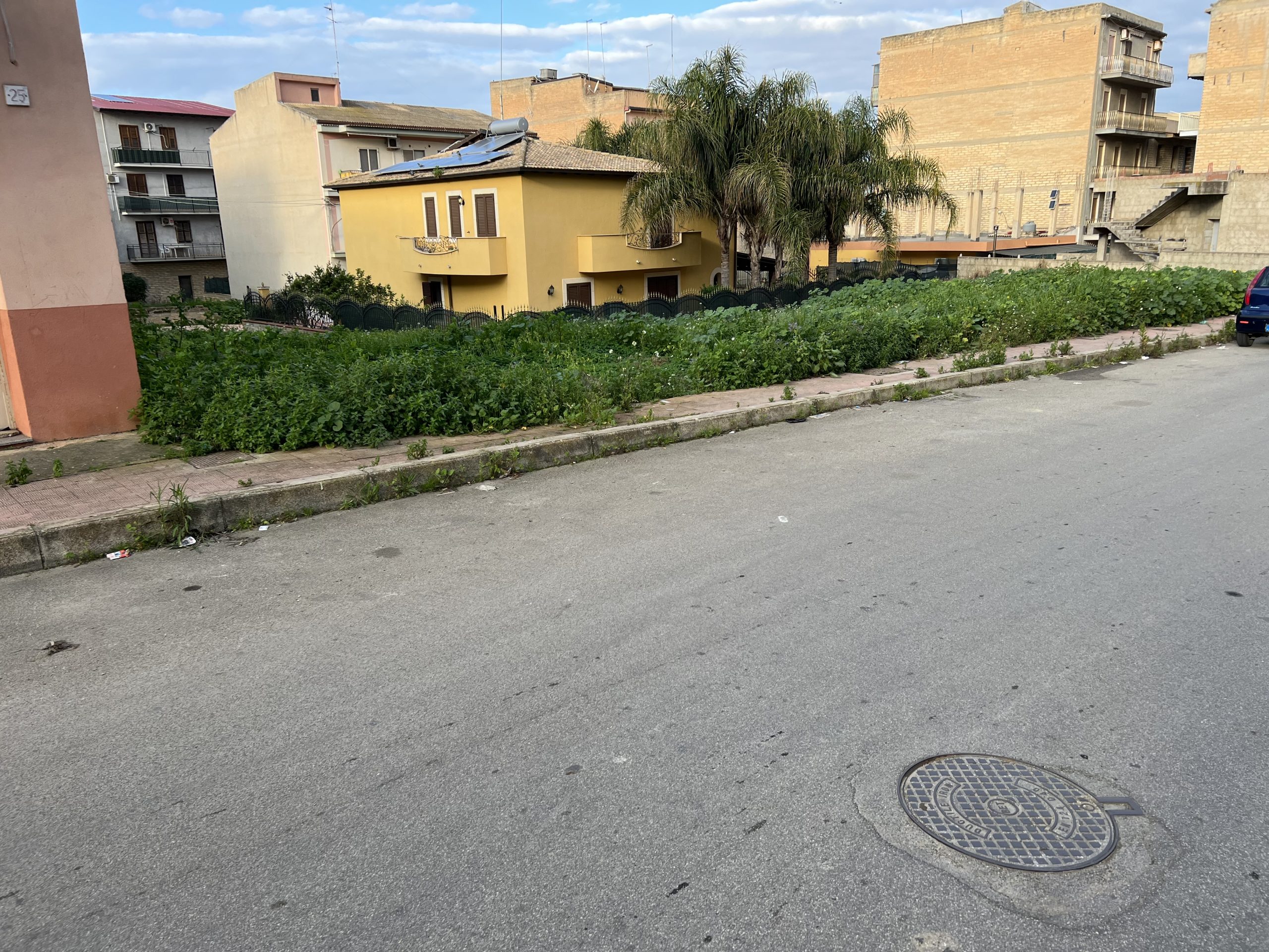 Lotto di terreno edificabile in zona B3 in via Ruffo di Calabria.