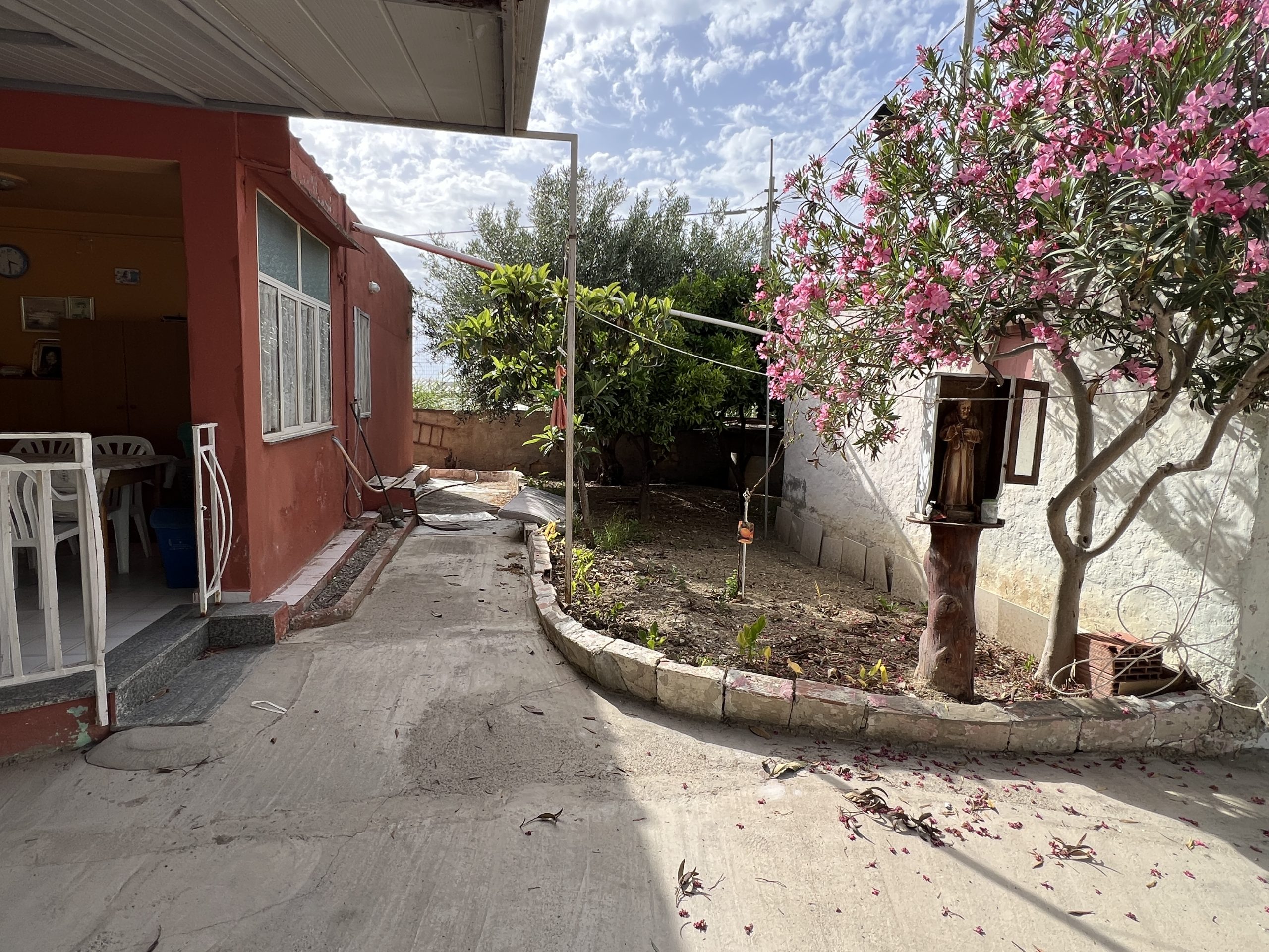 villetta in via Riesi con giardino