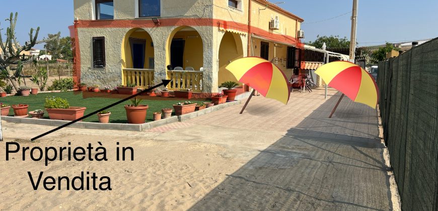 VILLETTA BIFAMILIARE in vendita in Via Soldato Vinciguerra 2 CONTRADA PLAYA
