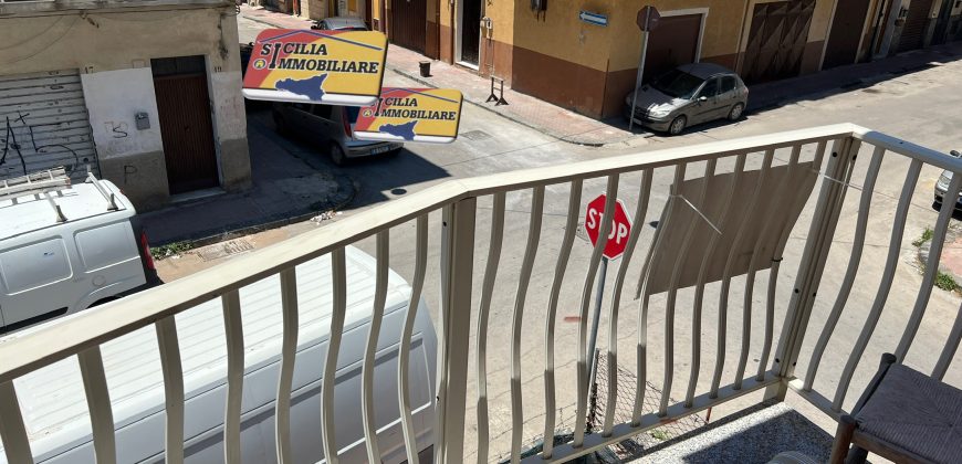 Appartamento in vendita in Via Montebello 40
