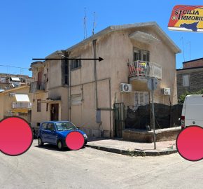 Appartamento in vendita in Via Montebello 40