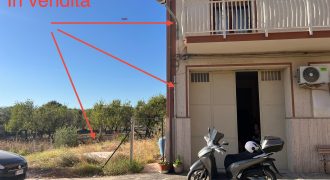 Appartamento primo piano zona via Palma
