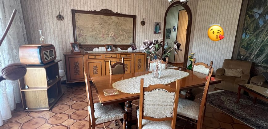 Appartamento primo piano zona via Palma
