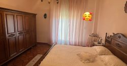 Appartamento primo piano zona via Palma