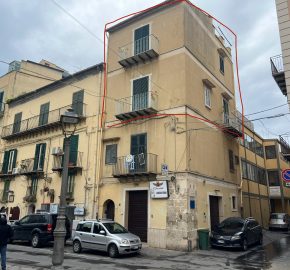 secondo, terzo e quarto piano con terrazzo corso Vottorio Emanuele