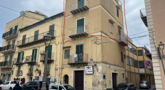 secondo, terzo e quarto piano con terrazzo corso Vottorio Emanuele