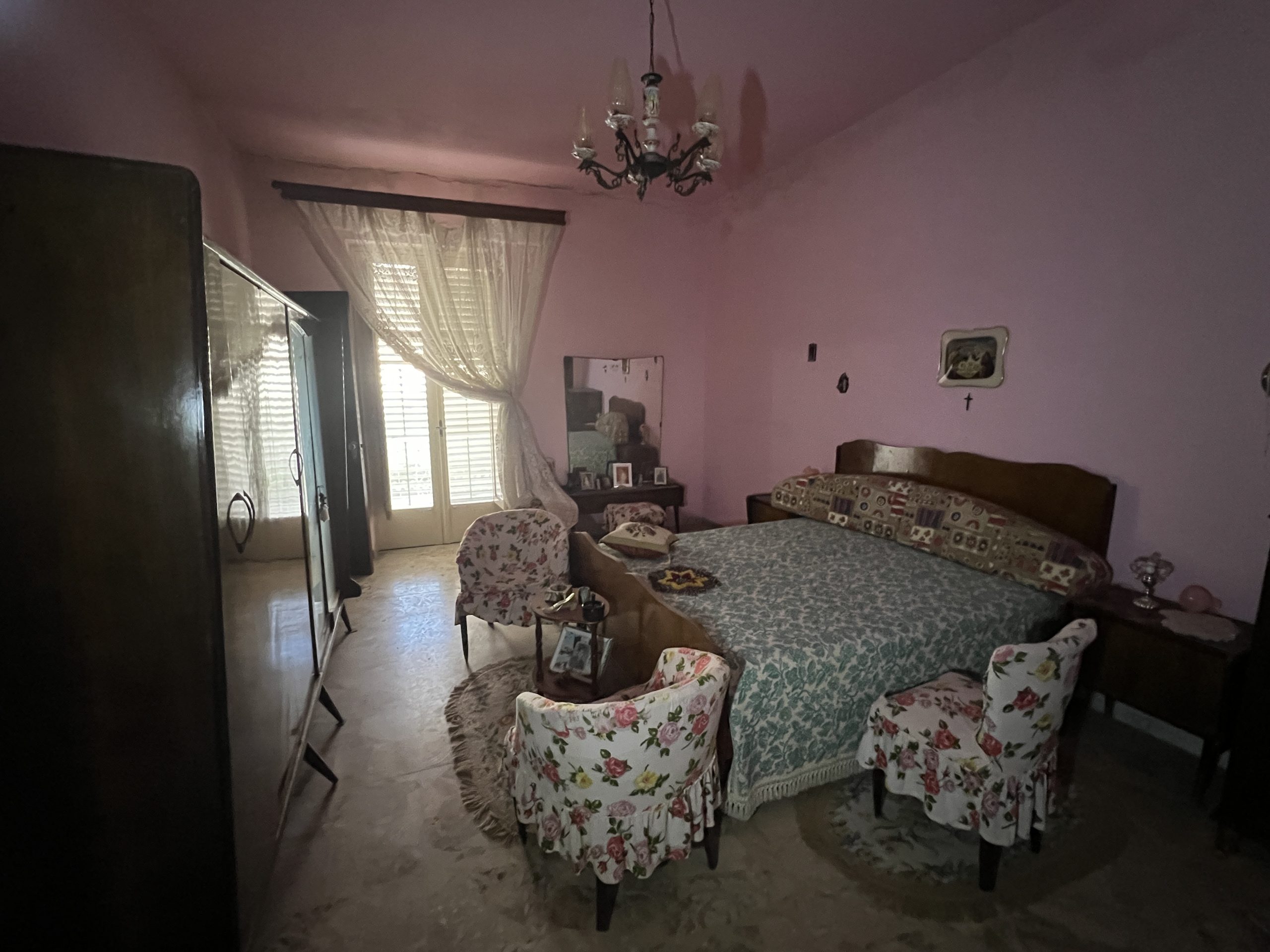 Casa indipendente cortile Ustica (zona conceria)